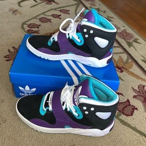 Women’s Adidas Roundhouse W